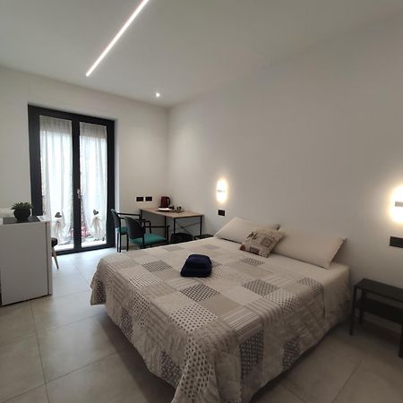 Shared Bathroom - Myaostaproject Bagian luar foto