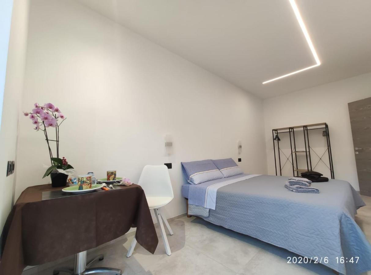 Shared Bathroom - Myaostaproject Bagian luar foto