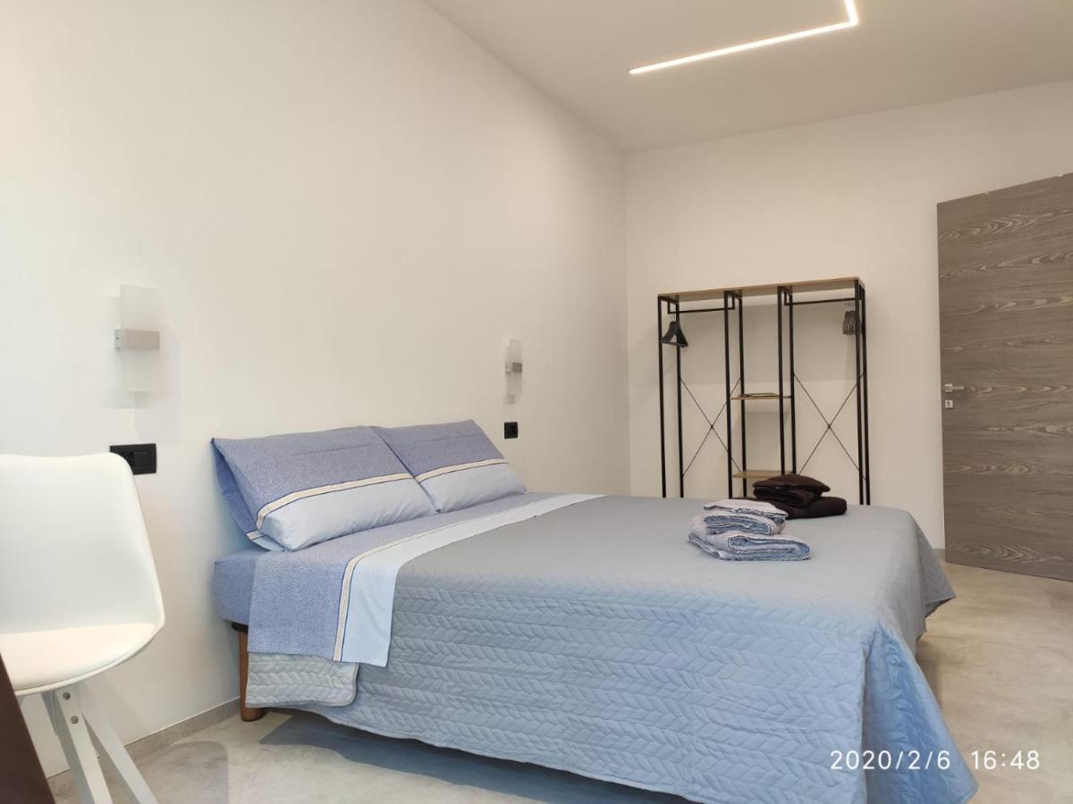 Shared Bathroom - Myaostaproject Bagian luar foto
