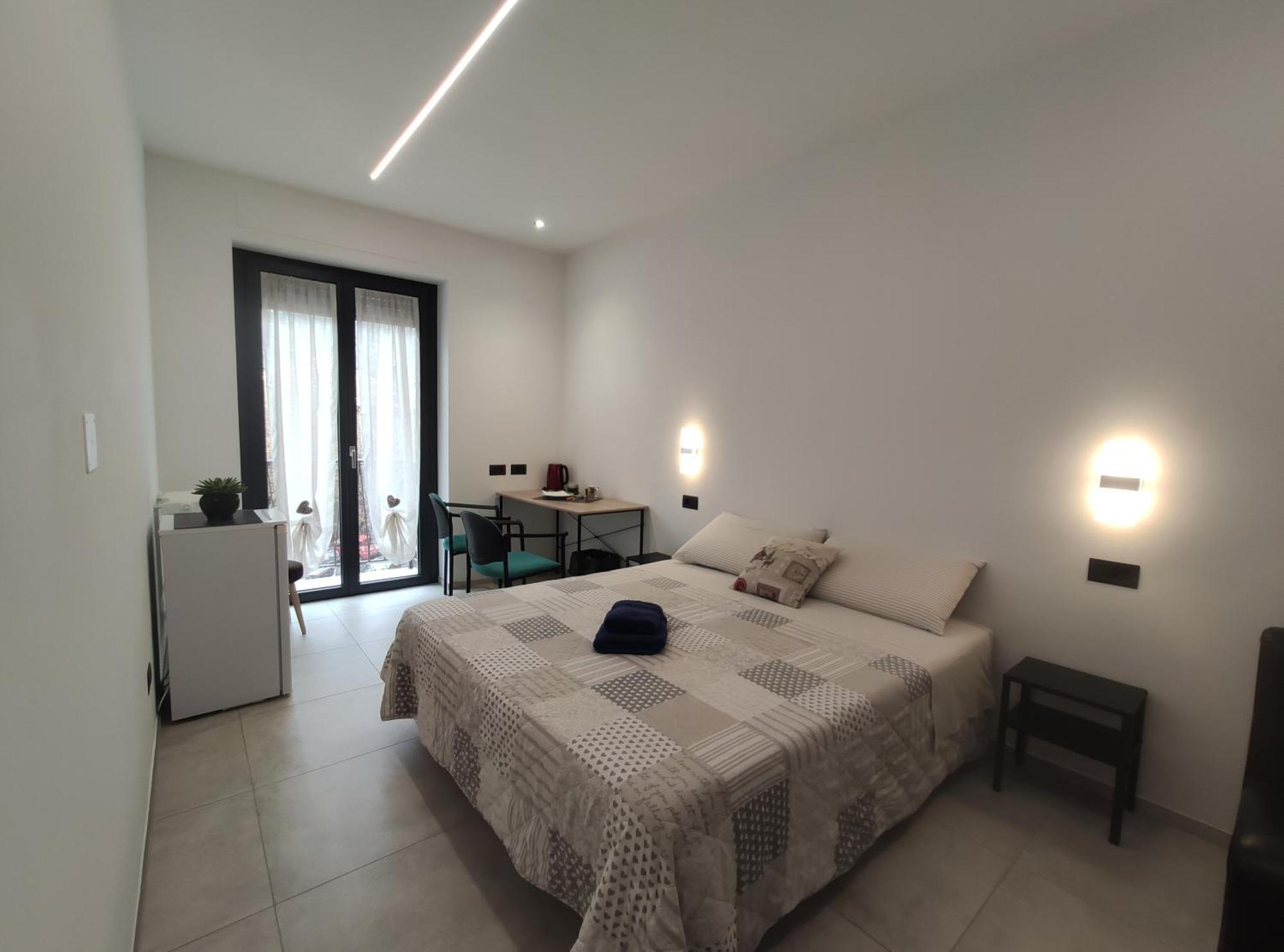 Shared Bathroom - Myaostaproject Bagian luar foto